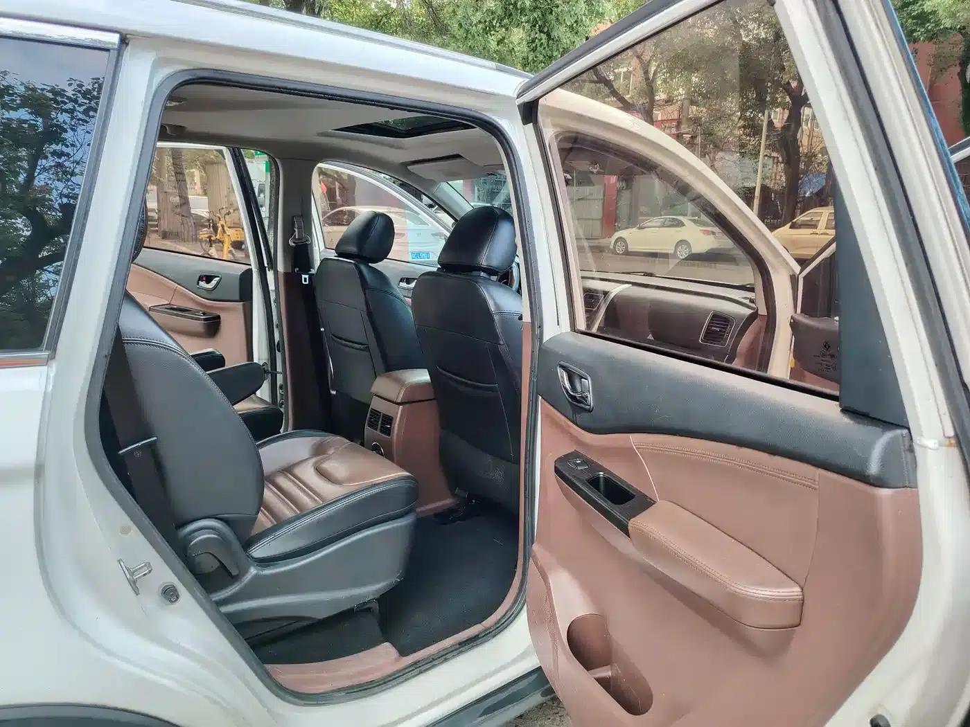 Fengxing SX6 2016 1.6L CVT Luxury Edition — миниатюра 6