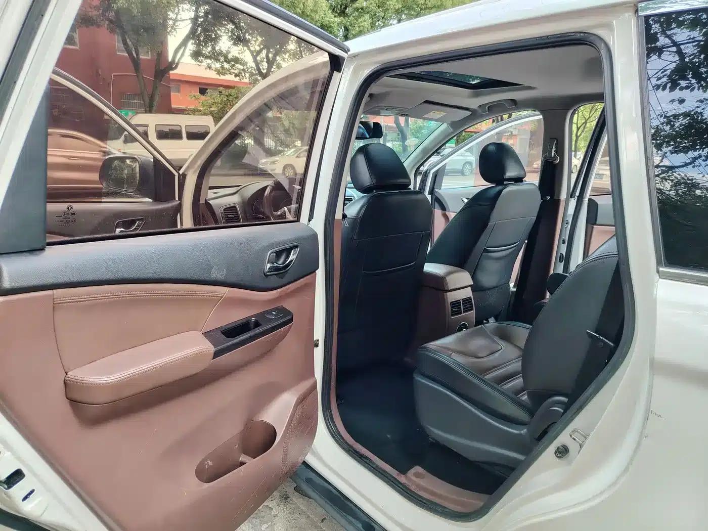 Fengxing SX6 2016 1.6L CVT Luxury Edition — миниатюра 7