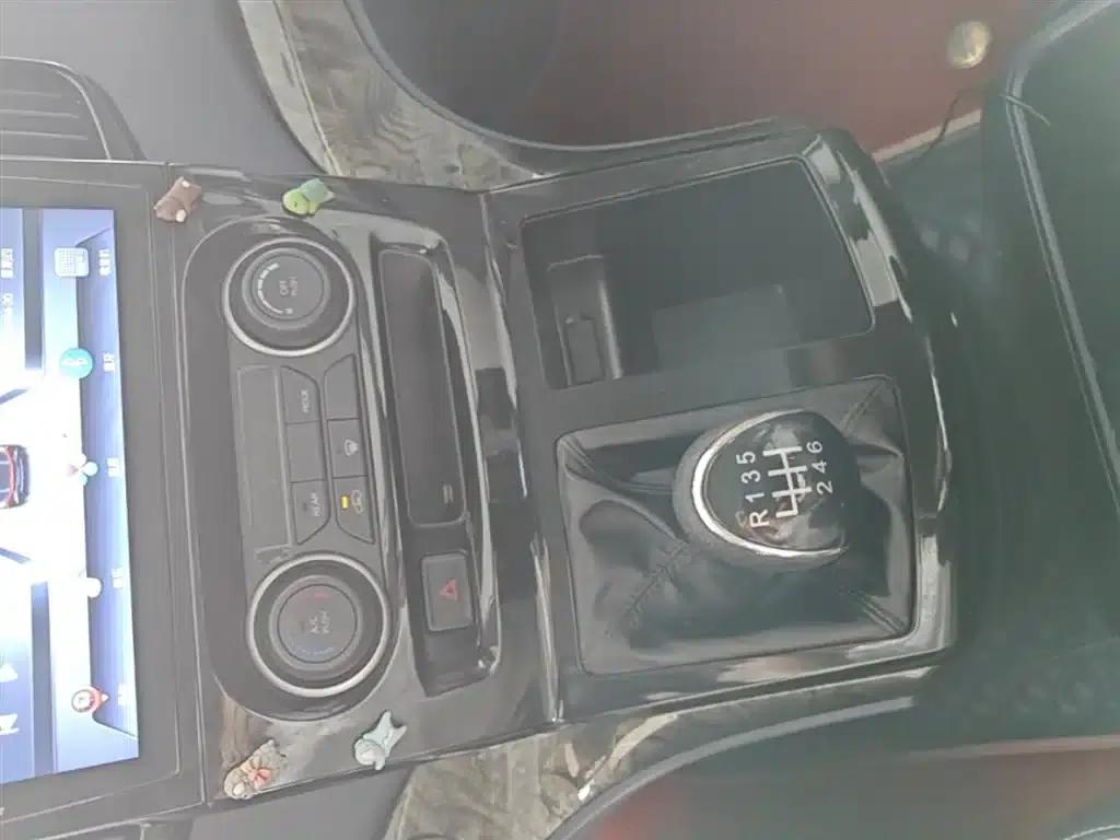 Lingzhi PLUS 2024 1.5T Manual Deluxe 7-Seater — миниатюра 14