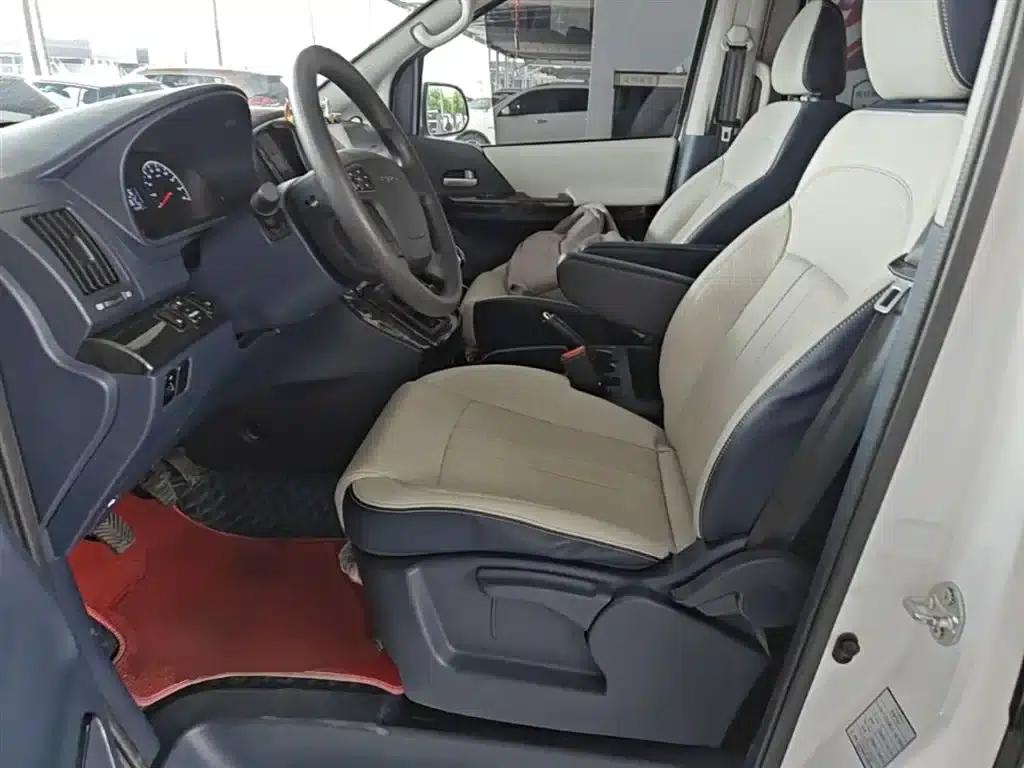 Lingzhi PLUS 2024 1.5T Manual Deluxe 7-Seater — миниатюра 15