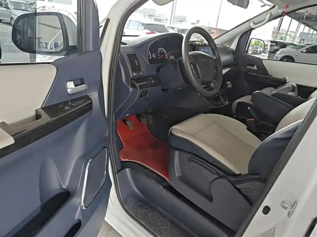 Lingzhi PLUS 2024 1.5T Manual Deluxe 7-Seater — миниатюра 16