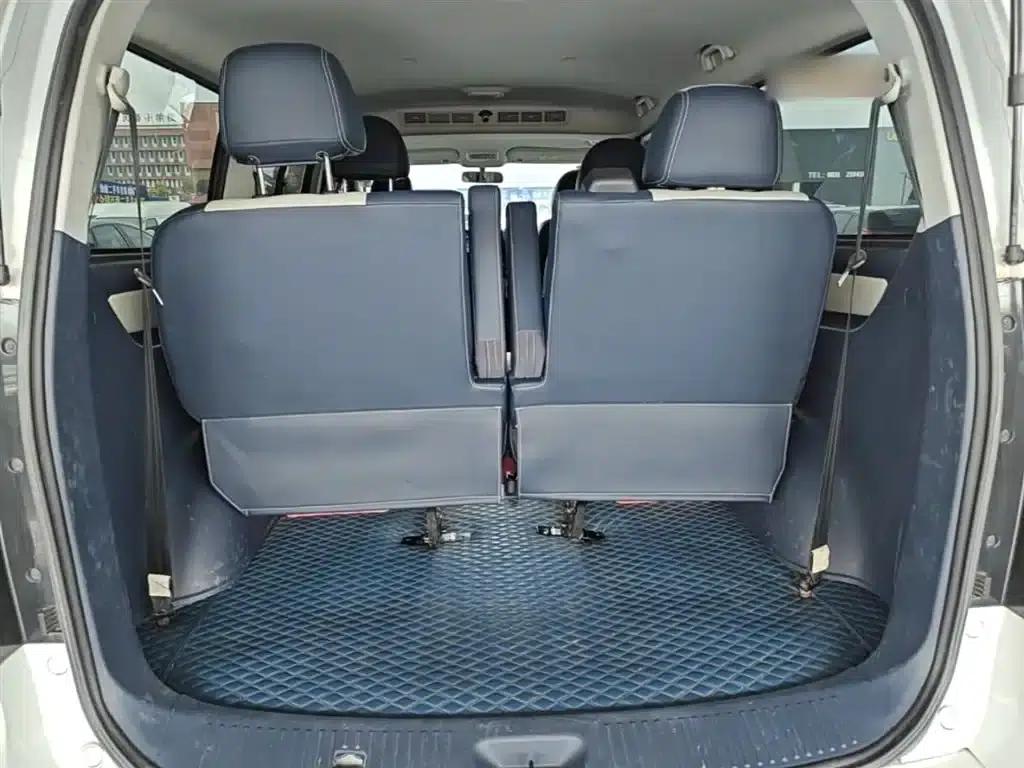 Lingzhi PLUS 2024 1.5T Manual Deluxe 7-Seater — миниатюра 19