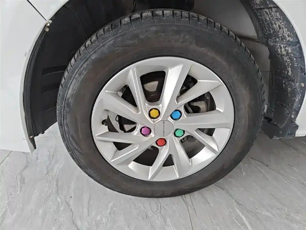 Lingzhi PLUS 2024 1.5T Manual Deluxe 7-Seater — миниатюра 23