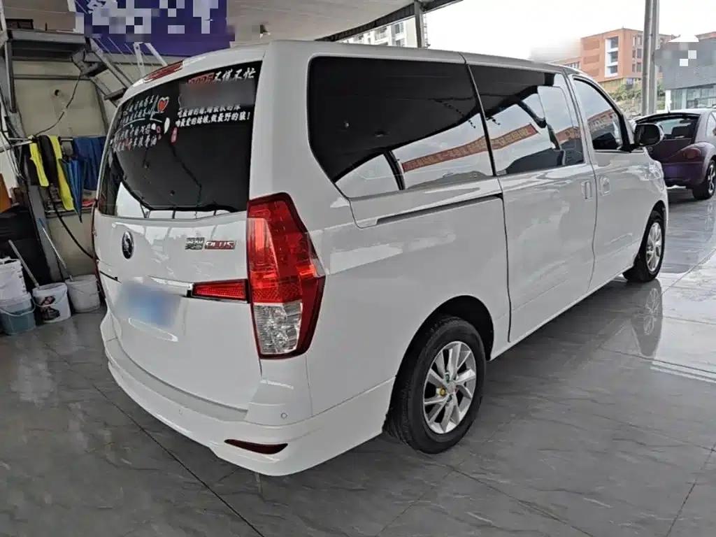 Lingzhi PLUS 2024 1.5T Manual Deluxe 7-Seater — миниатюра 7