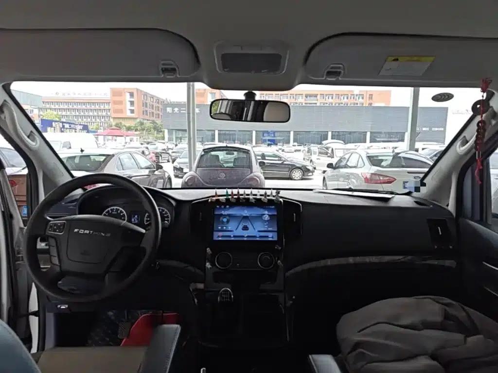 Lingzhi PLUS 2024 1.5T Manual Deluxe 7-Seater — миниатюра 10
