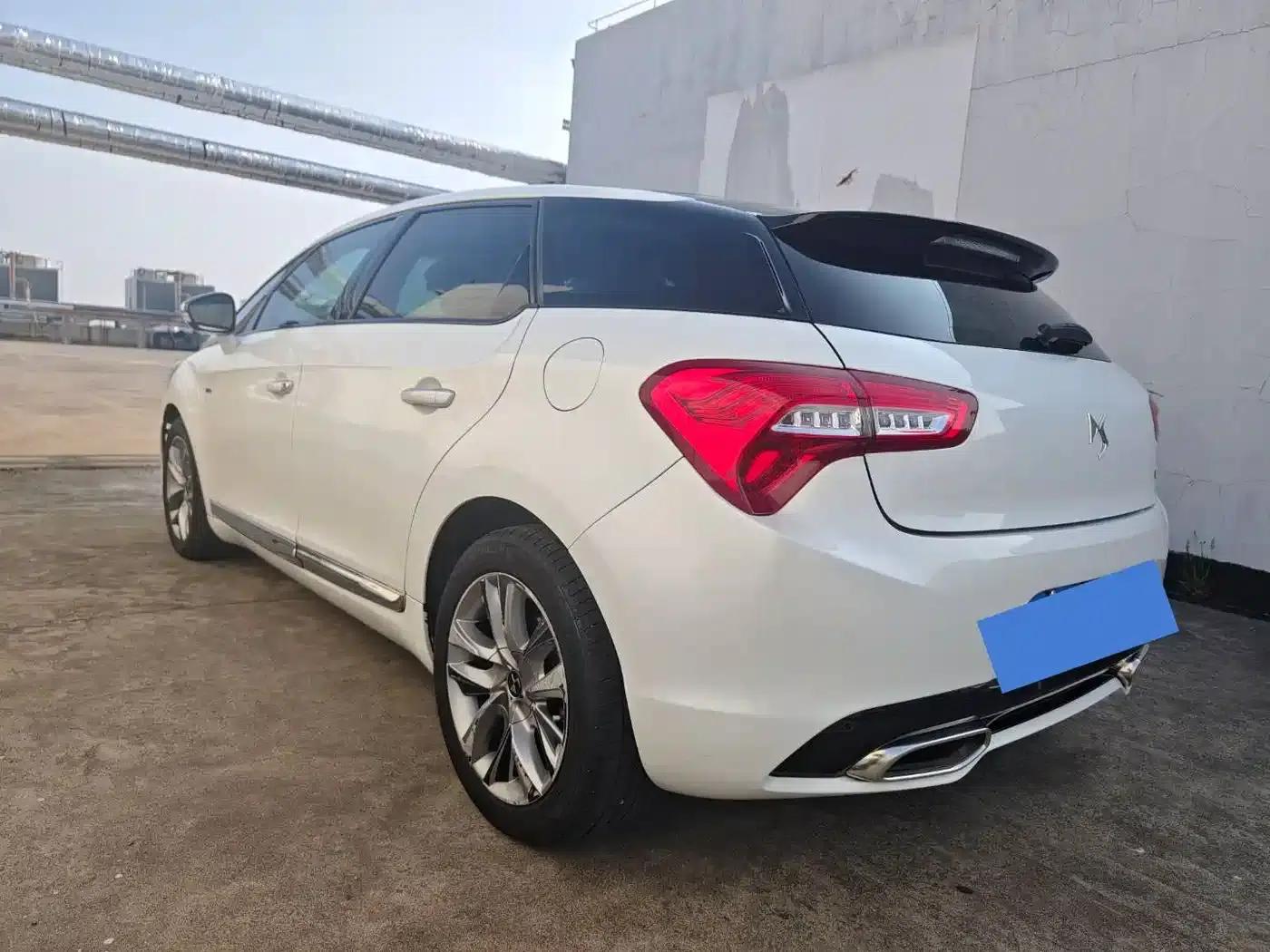 DS 5 2014 1.6T Luxury Edition THP160 — миниатюра 4