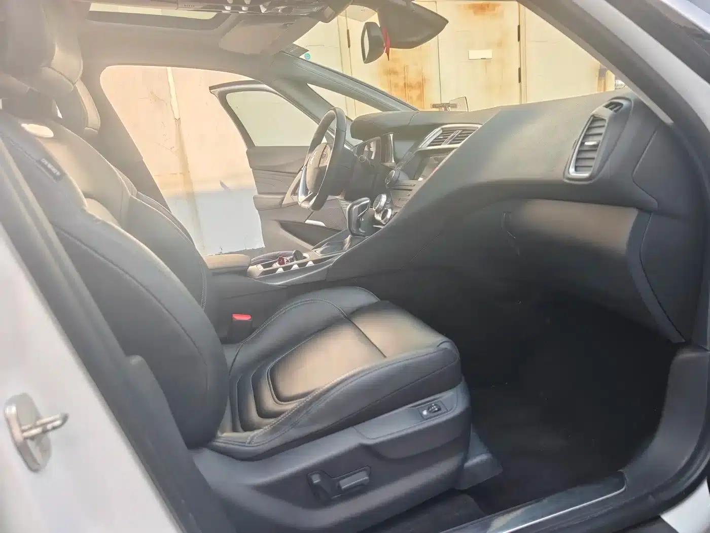 DS 5 2014 1.6T Luxury Edition THP160 — миниатюра 7