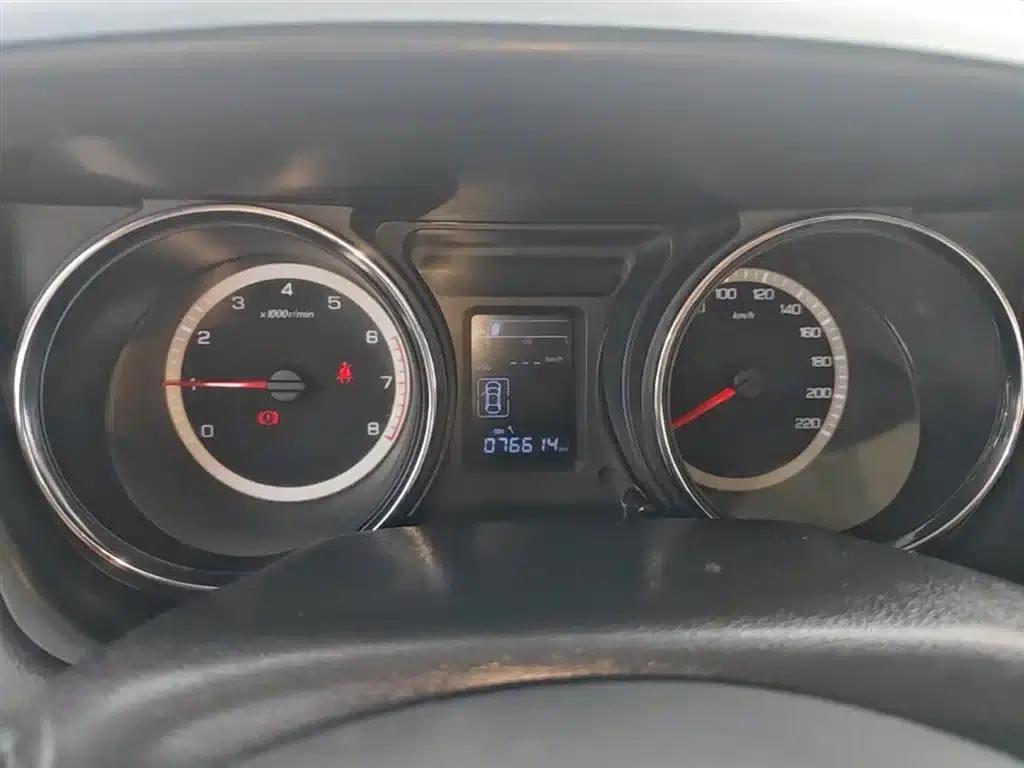 Dongfeng Fengshen A60 2016 Model 1.5L Manual Deluxe Edition — миниатюра 12