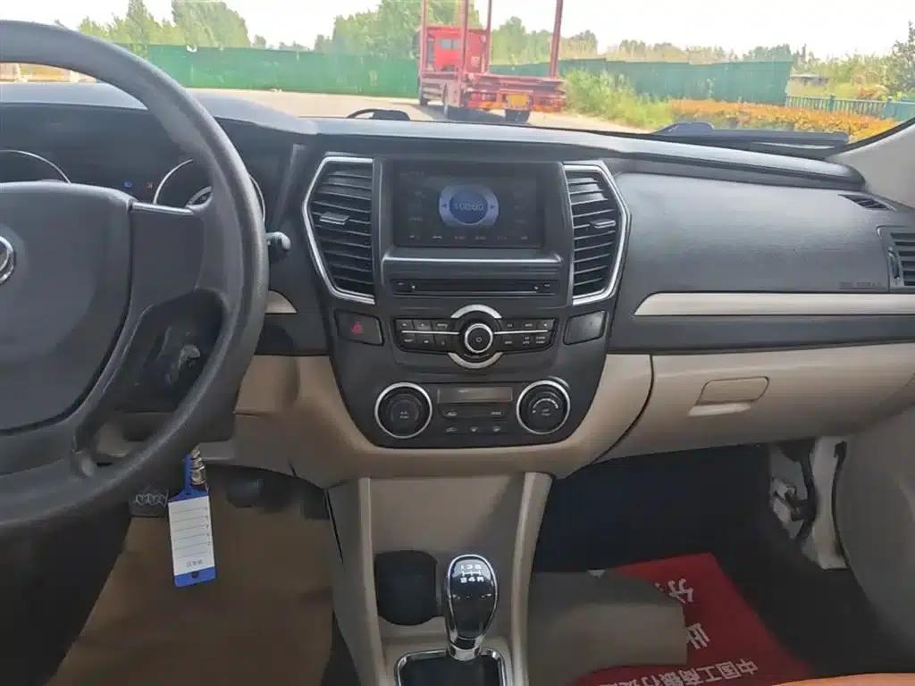 Dongfeng Fengshen A60 2016 Model 1.5L Manual Deluxe Edition — миниатюра 13