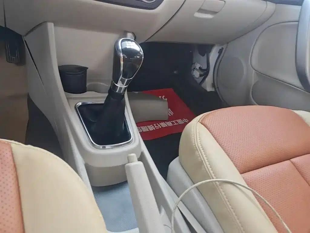 Dongfeng Fengshen A60 2016 Model 1.5L Manual Deluxe Edition — миниатюра 14
