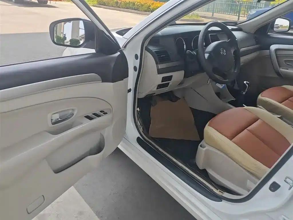 Dongfeng Fengshen A60 2016 Model 1.5L Manual Deluxe Edition — миниатюра 16