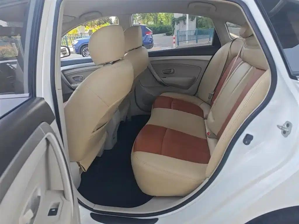 Dongfeng Fengshen A60 2016 Model 1.5L Manual Deluxe Edition — миниатюра 17