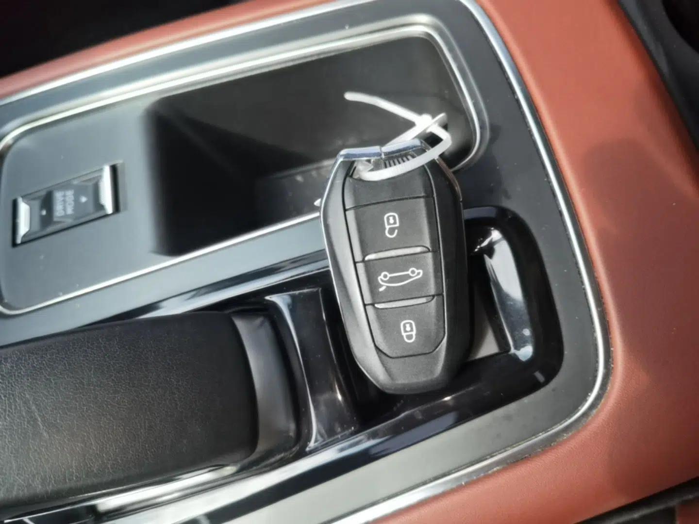Citroen C5 AIRCROSS New Energy 2020 1.6T Four-Wheel Drive Plug-in Hybrid Luxury Model — миниатюра 12