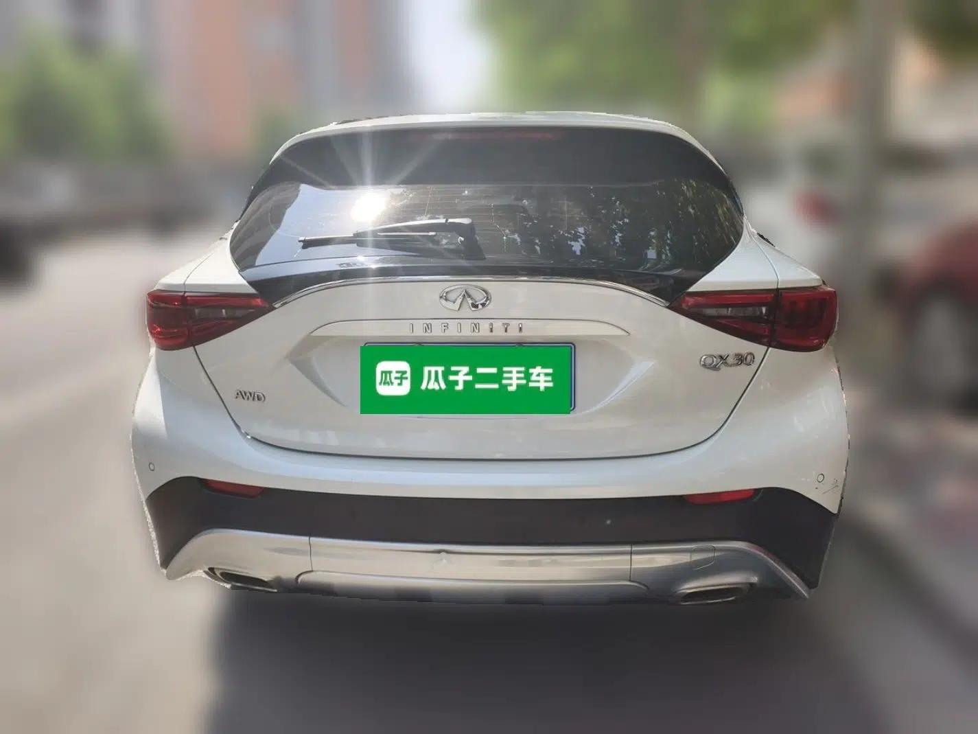 Infiniti QX30 2017 2.0T Four-Wheel Drive Fashion Edition — миниатюра 5