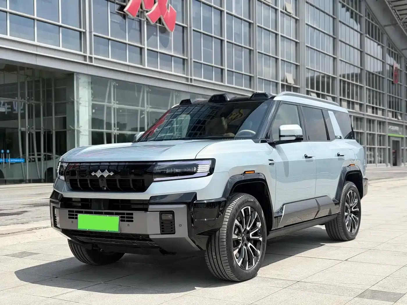Leopard 8 2025 Smart & Brave Flagship Edition 5-seater — миниатюра 1