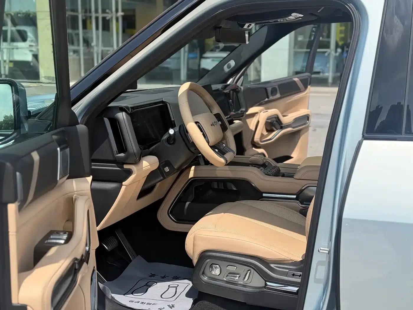 Leopard 8 2025 Smart & Brave Flagship Edition 5-seater — миниатюра 4