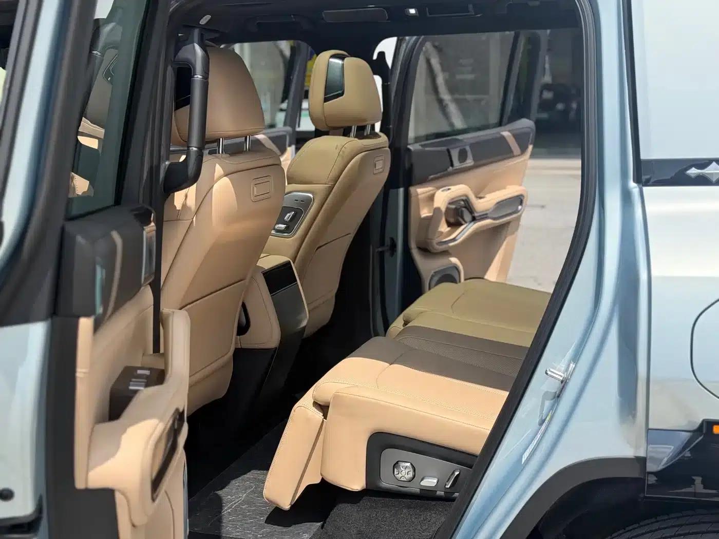 Leopard 8 2025 Smart & Brave Flagship Edition 5-seater — миниатюра 5
