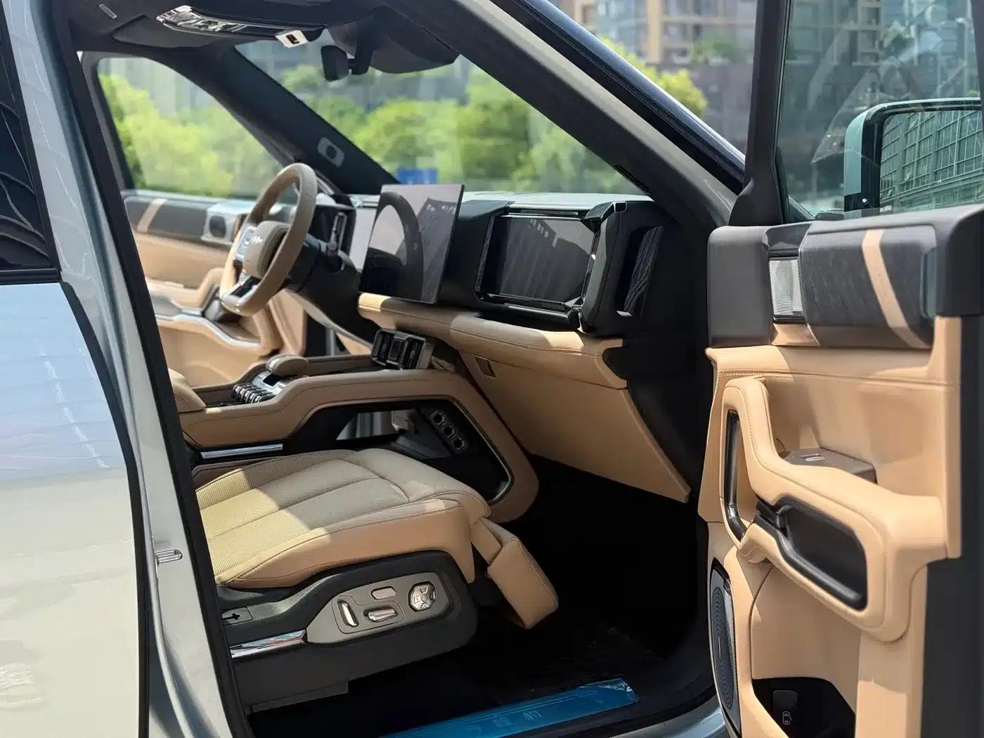 Leopard 8 2025 Smart & Brave Flagship Edition 5-seater — миниатюра 7