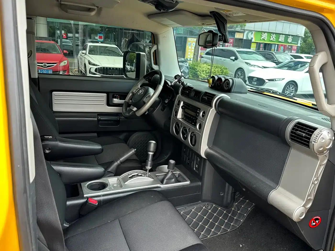 2019 FJ Cruiser 4.0L Middle East Edition — миниатюра 11