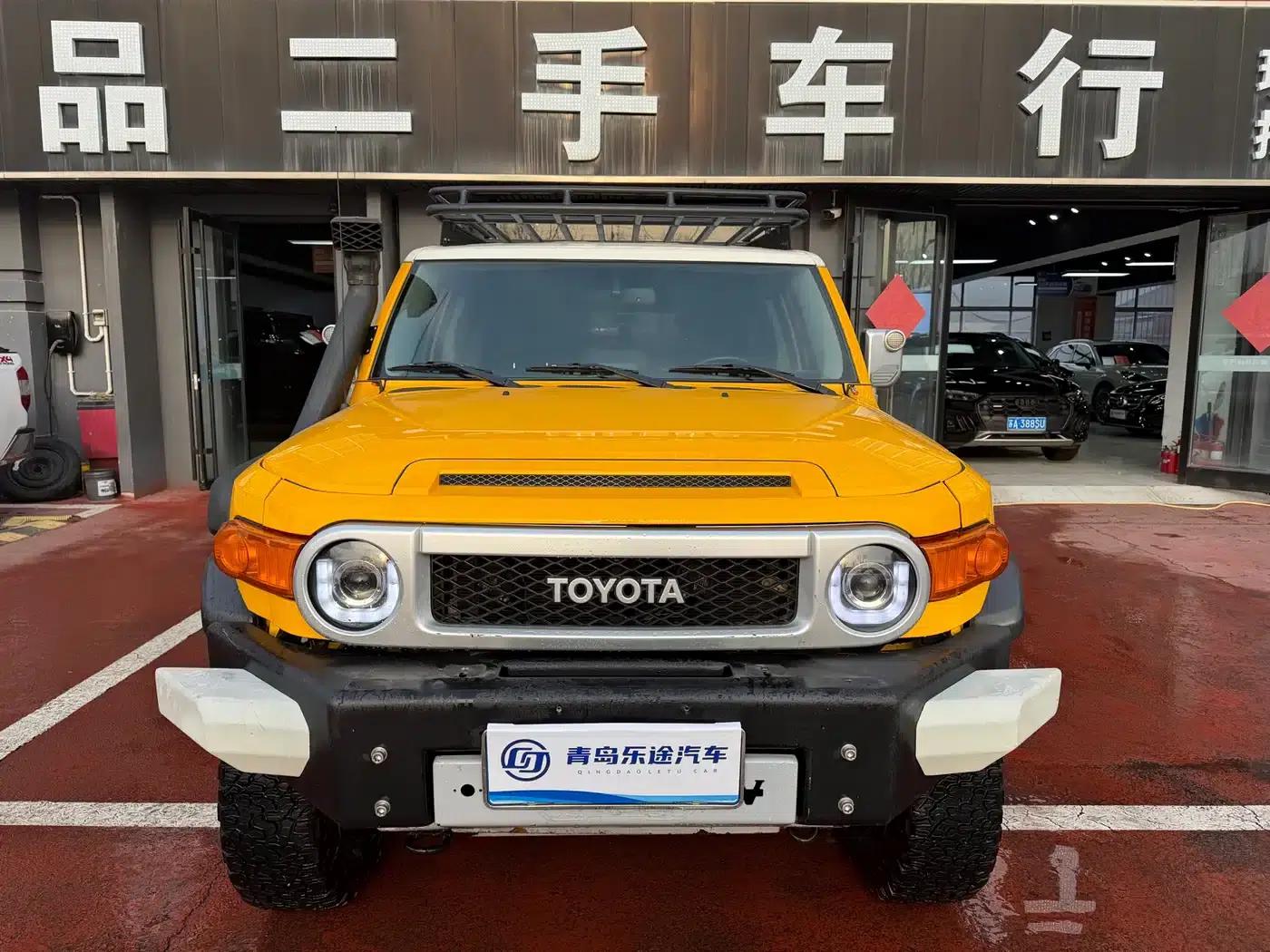 2017 FJ Cruiser 4.0L Automatic — миниатюра 1