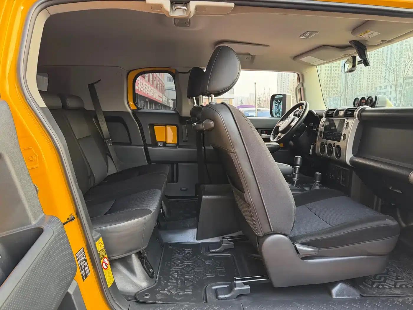 2017 FJ Cruiser 4.0L Automatic — миниатюра 12