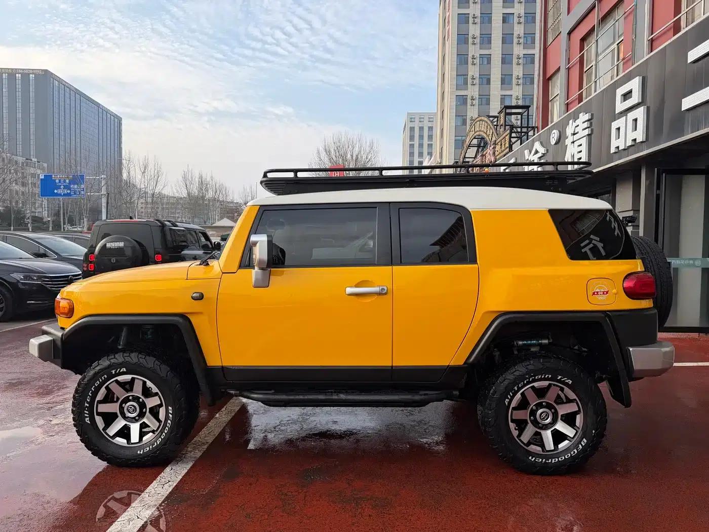 2017 FJ Cruiser 4.0L Automatic — миниатюра 3