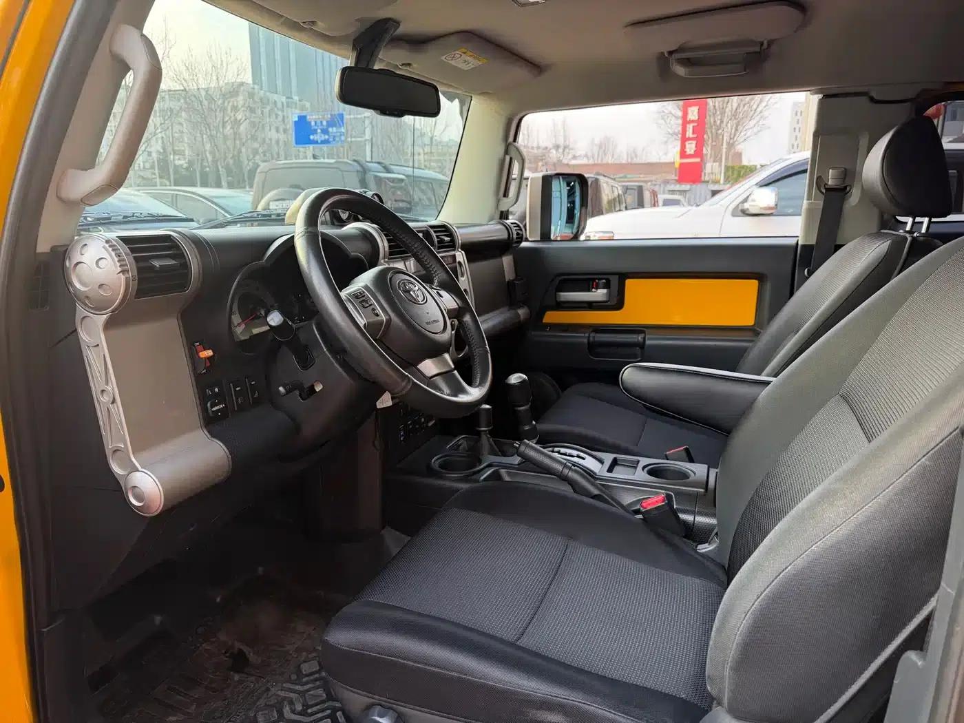 2017 FJ Cruiser 4.0L Automatic — миниатюра 7