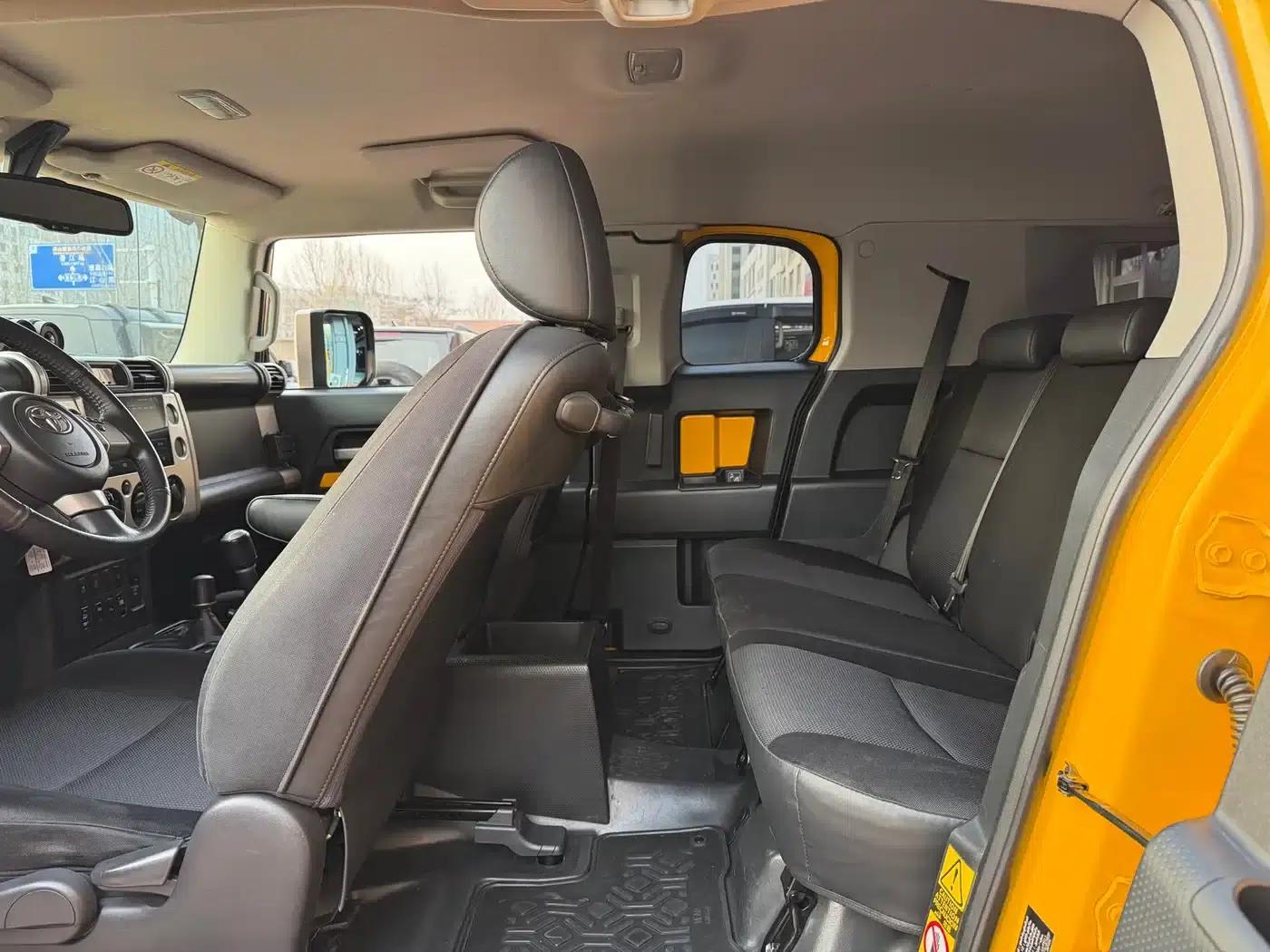 2017 FJ Cruiser 4.0L Automatic — миниатюра 8