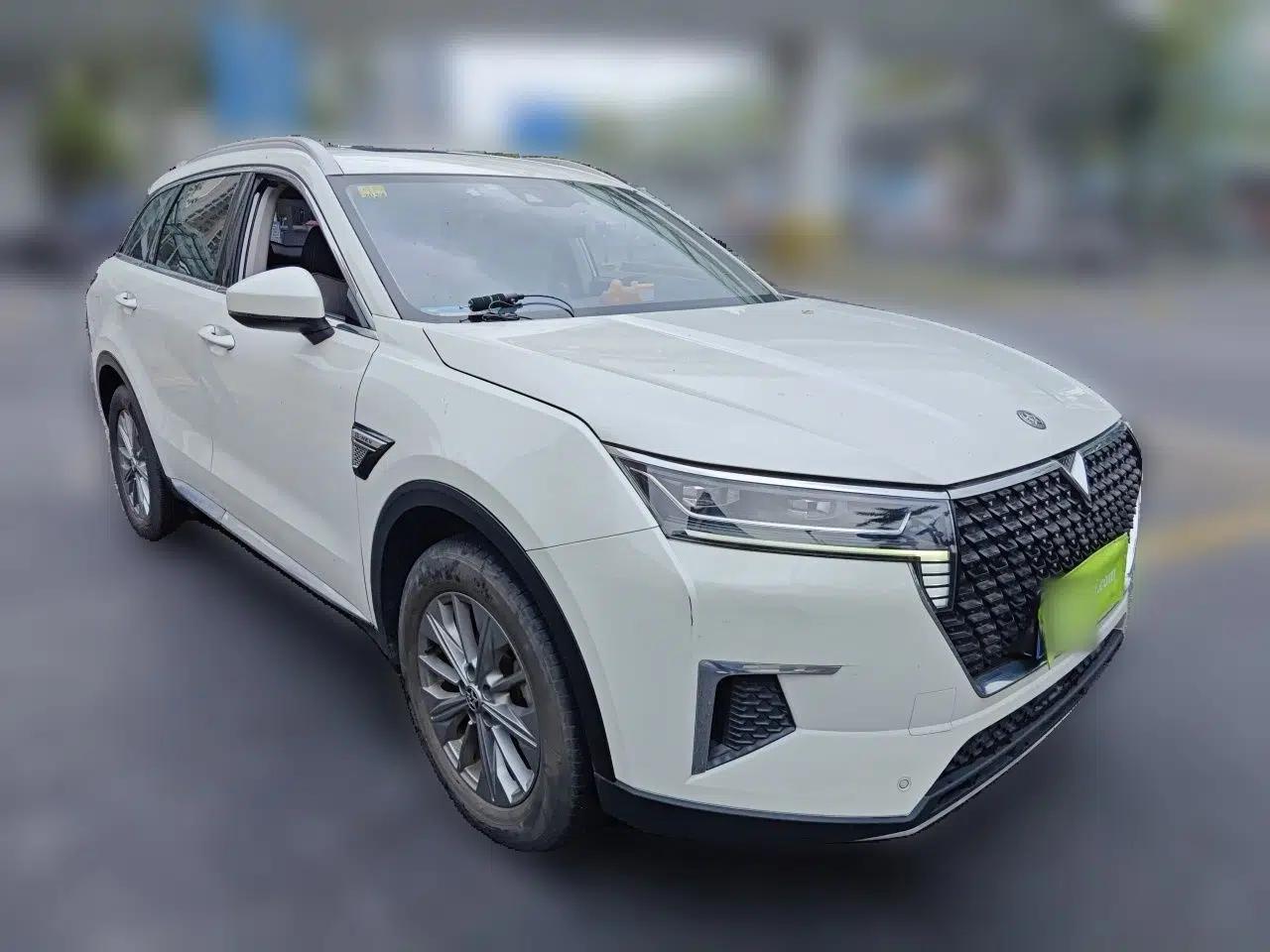 Venucia Star 2020 260T Automatic 48V Mild Hybrid Turbocharged Star Edition — миниатюра 3