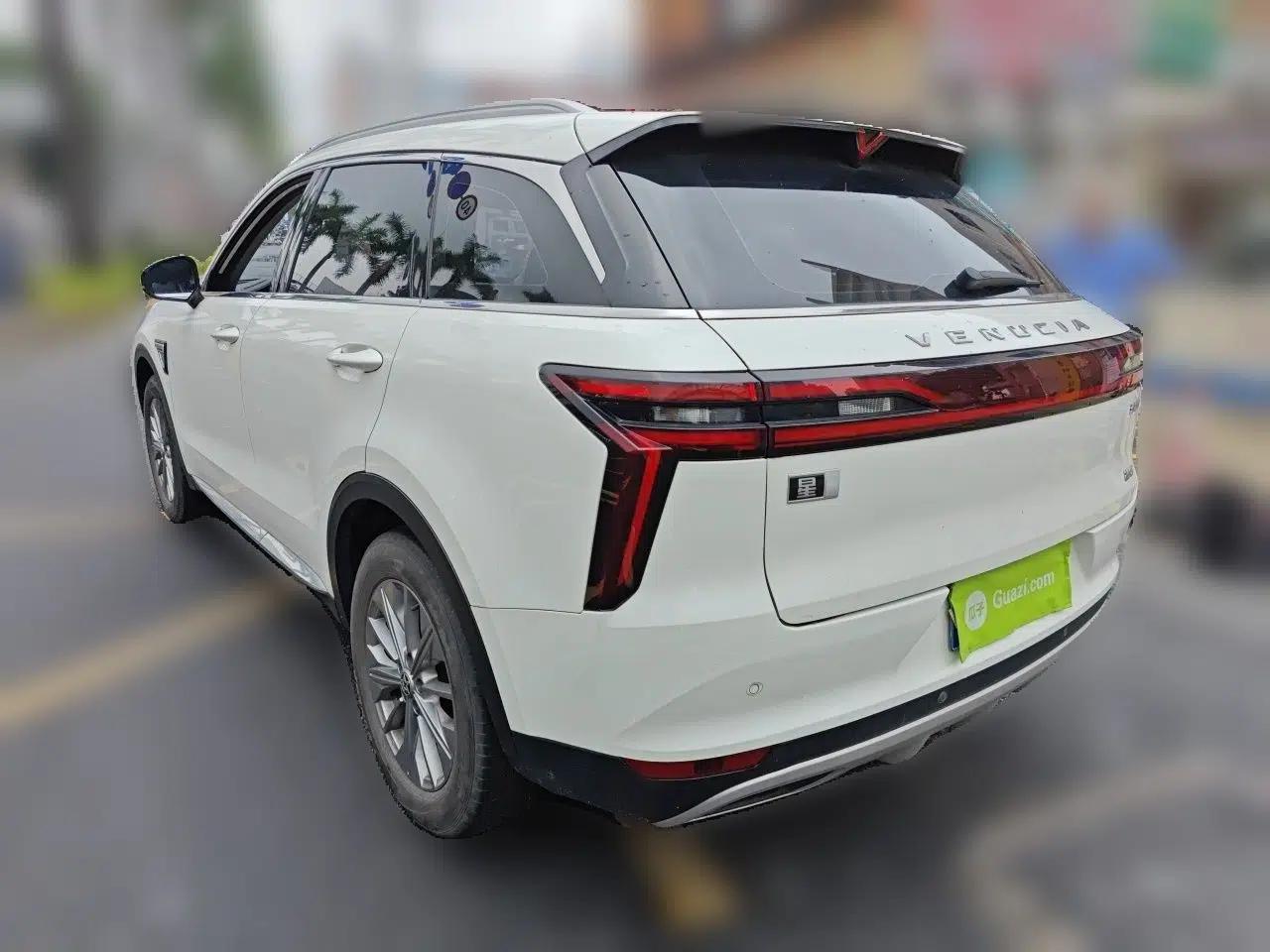 Venucia Star 2020 260T Automatic 48V Mild Hybrid Turbocharged Star Edition — миниатюра 4