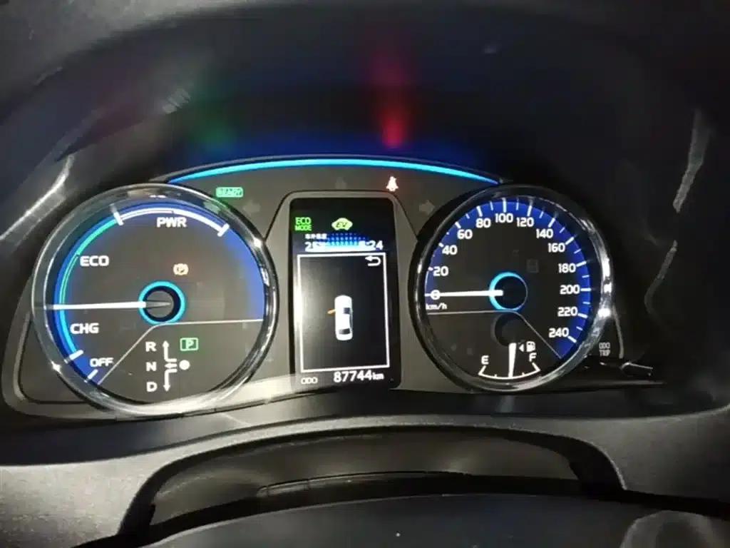 Levin Hybrid E+ 2019 1.8PH GS E-CVT Elite Sunroof Edition — миниатюра 12