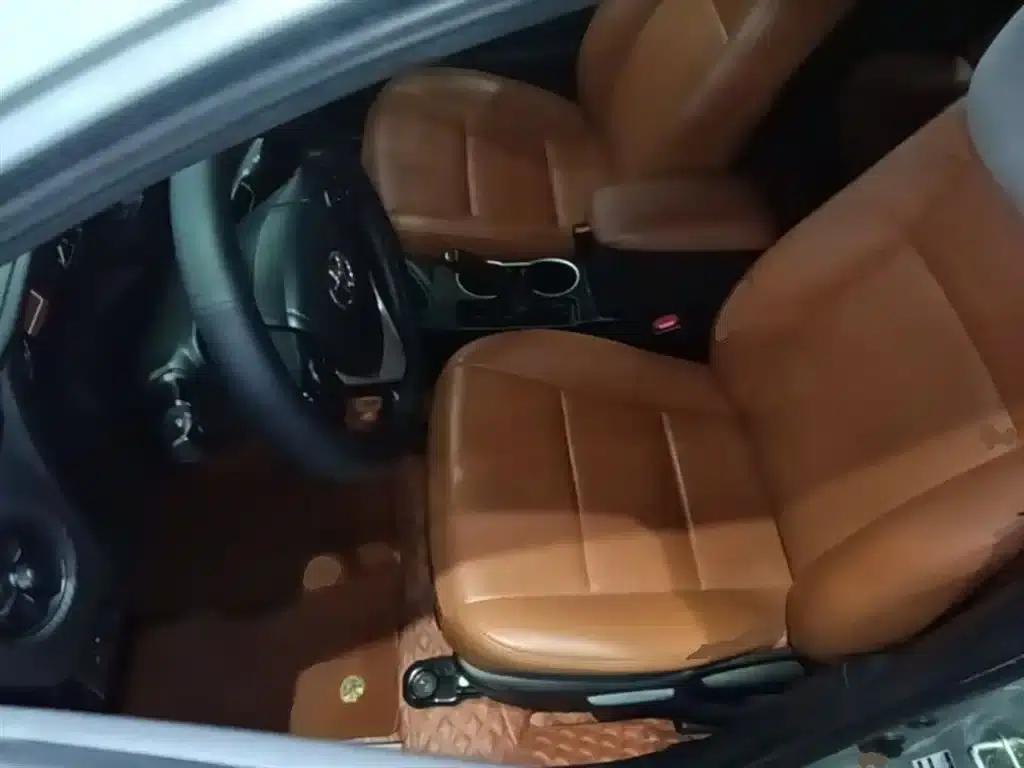 Levin Hybrid E+ 2019 1.8PH GS E-CVT Elite Sunroof Edition — миниатюра 15