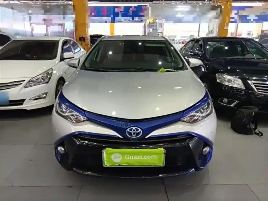 Levin Hybrid E+ 2019 1.8PH GS E-CVT Elite Sunroof Edition — миниатюра 3
