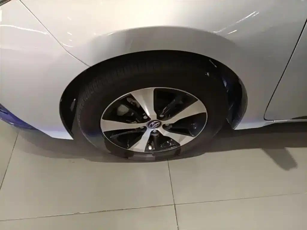 Levin Hybrid E+ 2019 1.8PH GS E-CVT Elite Sunroof Edition — миниатюра 23