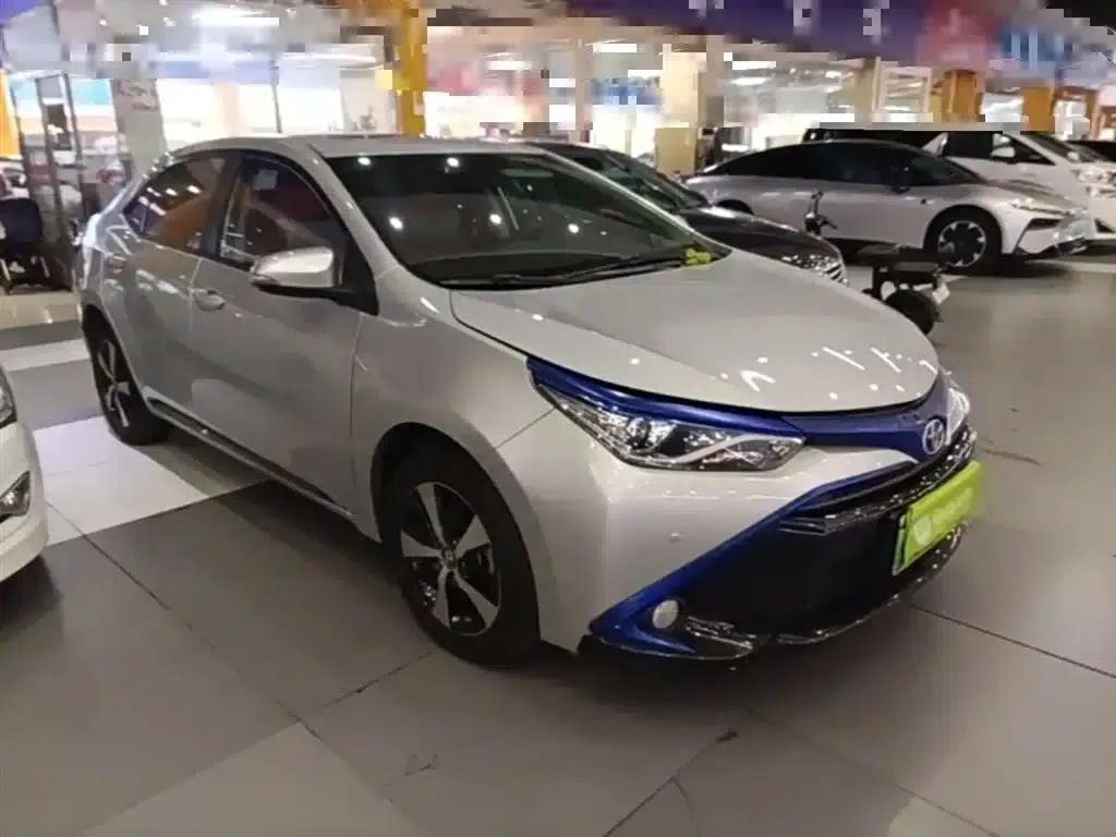 Levin Hybrid E+ 2019 1.8PH GS E-CVT Elite Sunroof Edition — миниатюра 4