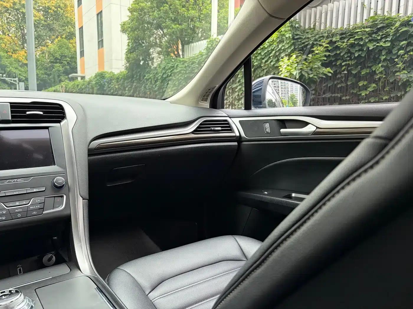 Mondeo PHEV 2018 2.0 PHEV Intelligent Control Fashion Model (National VI Emission Standard) — миниатюра 11