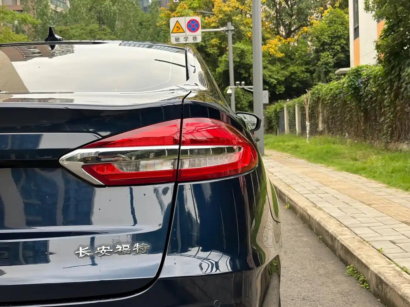Mondeo PHEV 2018 2.0 PHEV Intelligent Control Fashion Model (National VI Emission Standard) — миниатюра 23