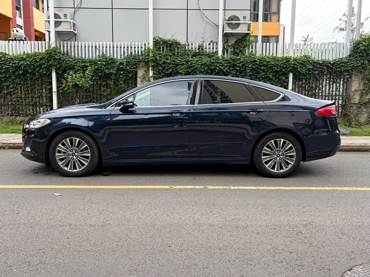 Mondeo PHEV 2018 2.0 PHEV Intelligent Control Fashion Model (National VI Emission Standard) — миниатюра 6