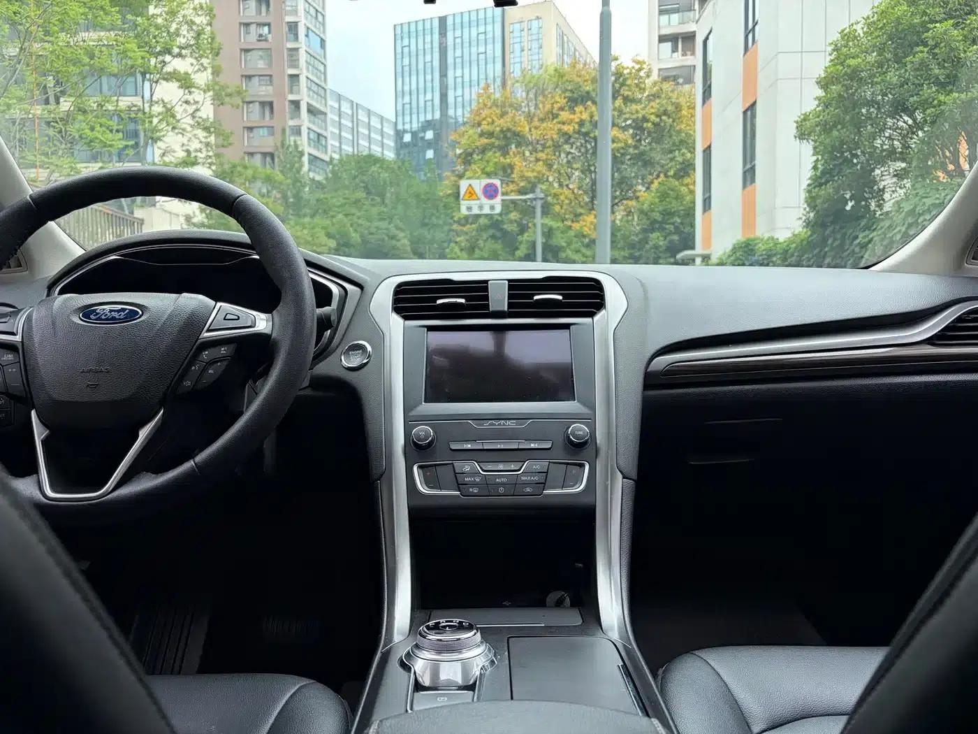 Mondeo PHEV 2018 2.0 PHEV Intelligent Control Fashion Model (National VI Emission Standard) — миниатюра 8