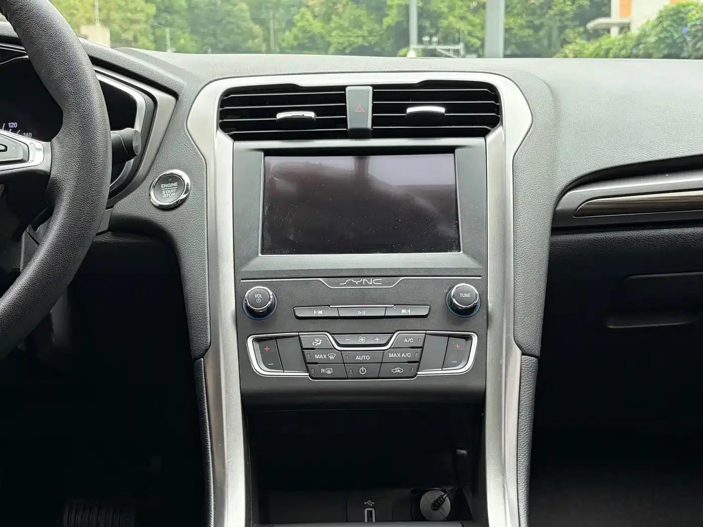 Mondeo PHEV 2018 2.0 PHEV Intelligent Control Fashion Model (National VI Emission Standard) — миниатюра 9
