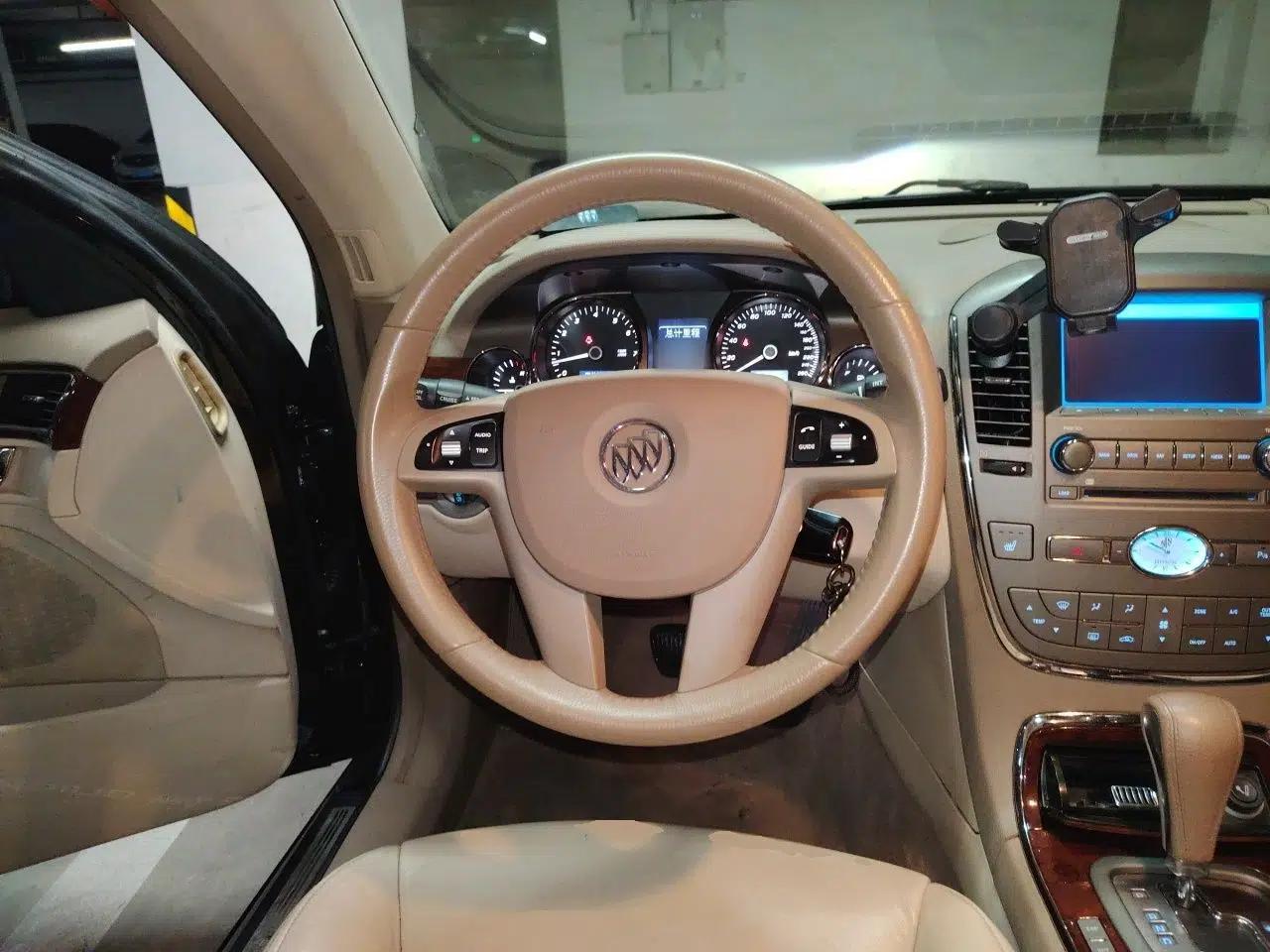 Buick Park Avenue 2011 Bao'ao Forum Commemorative Edition — миниатюра 11