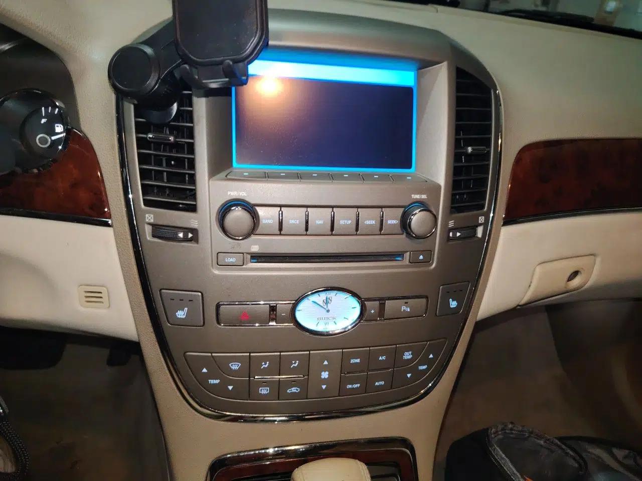 Buick Park Avenue 2011 Bao'ao Forum Commemorative Edition — миниатюра 14