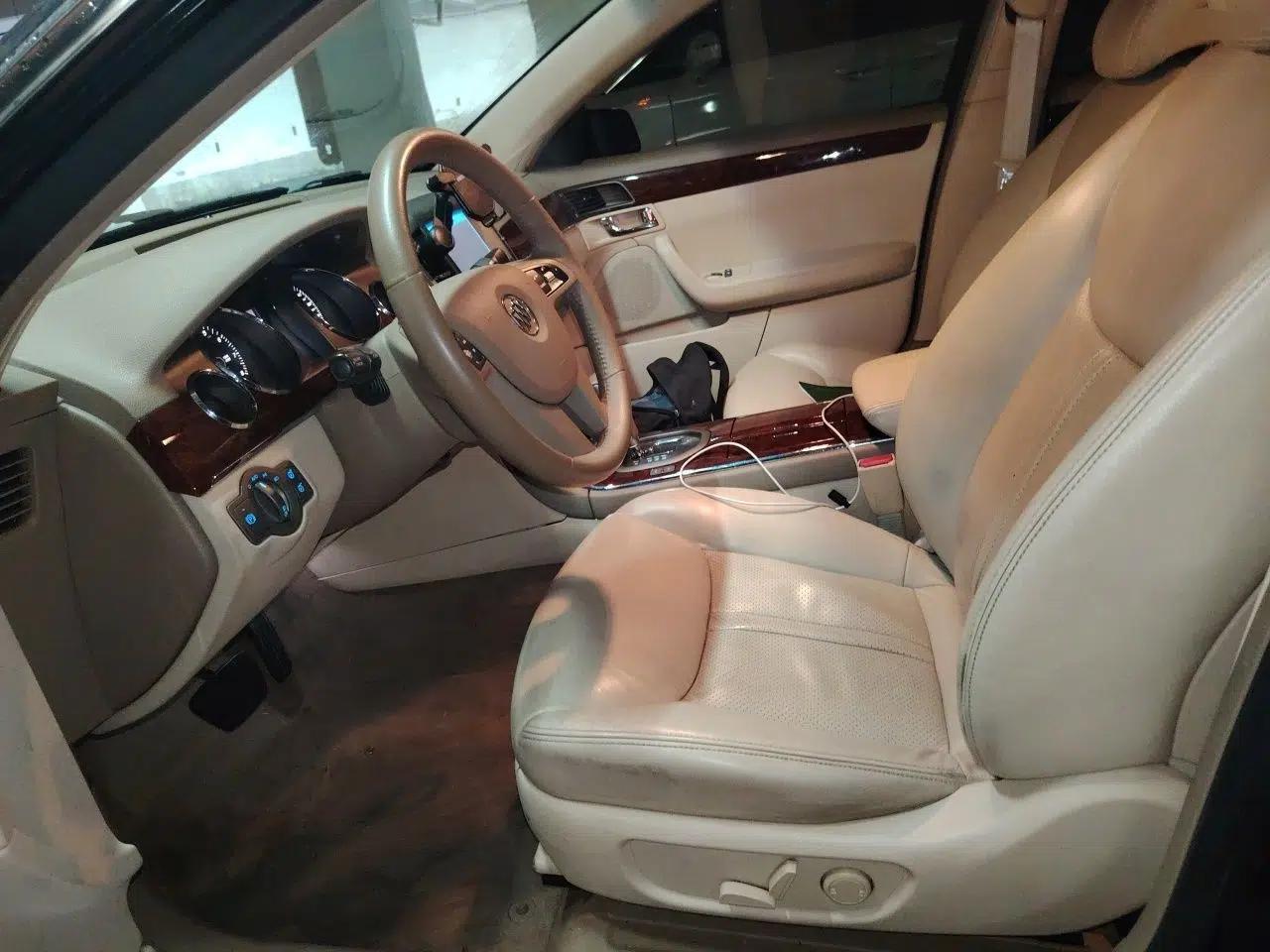 Buick Park Avenue 2011 Bao'ao Forum Commemorative Edition — миниатюра 16