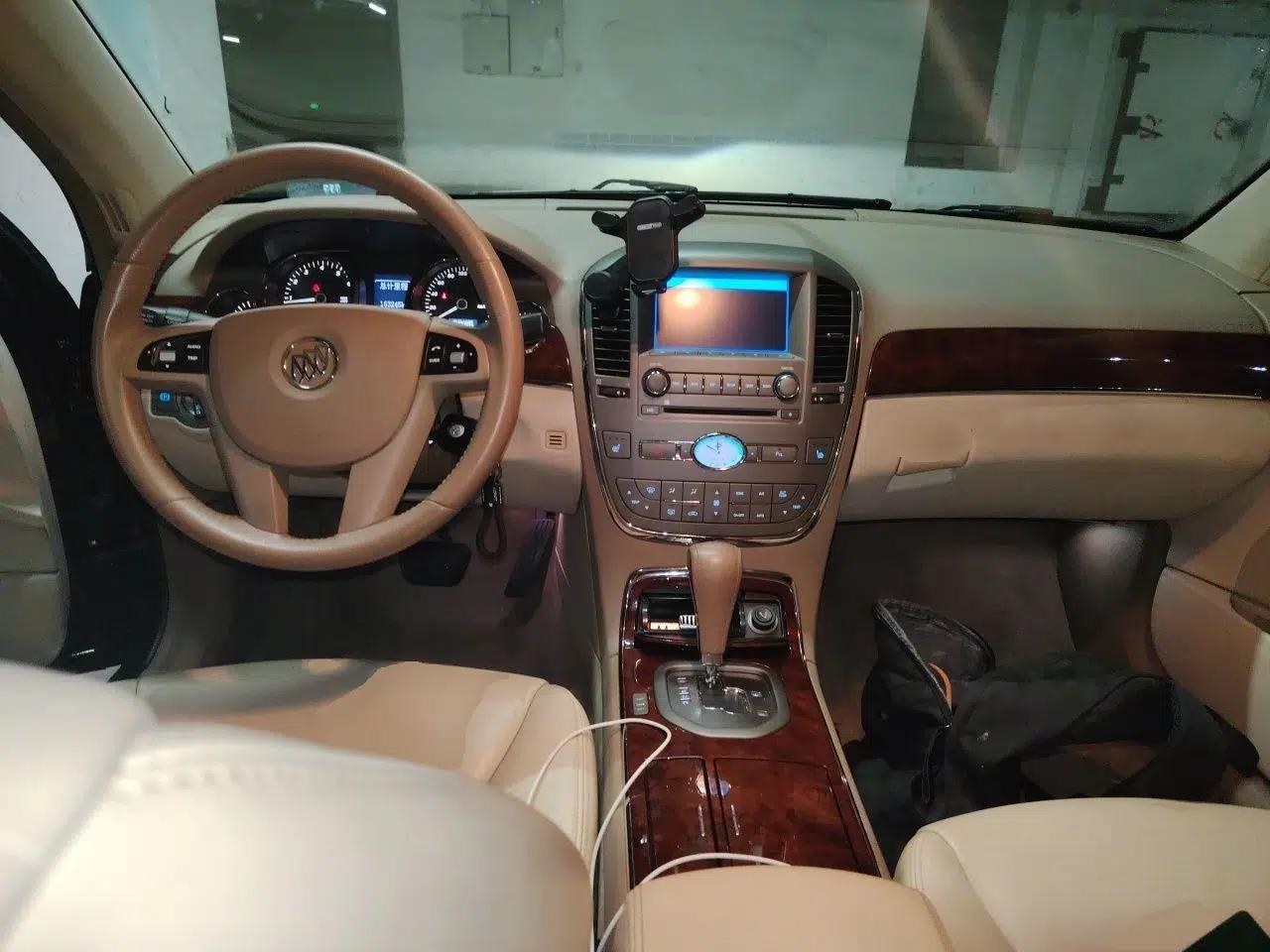 Buick Park Avenue 2011 Bao'ao Forum Commemorative Edition — миниатюра 10