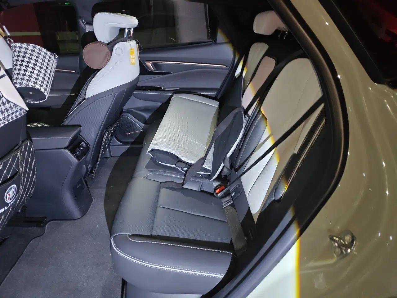 Buick E4 2023 GS Edition — миниатюра 20