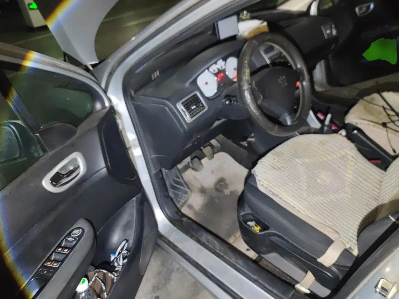 Peugeot 307 2010 Sedan 1.6L Manual Comfort Edition — миниатюра 17