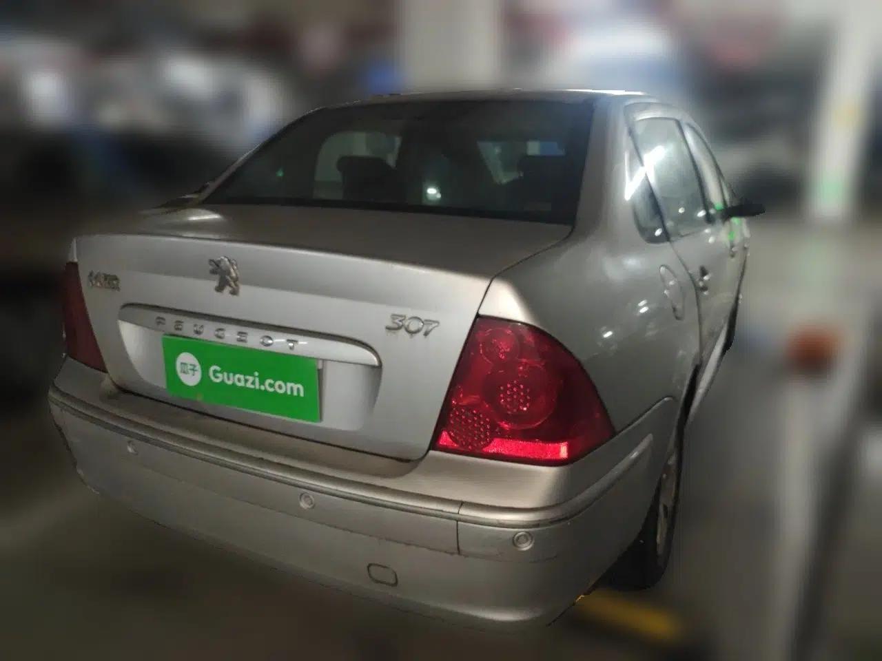 Peugeot 307 2010 Sedan 1.6L Manual Comfort Edition — миниатюра 6