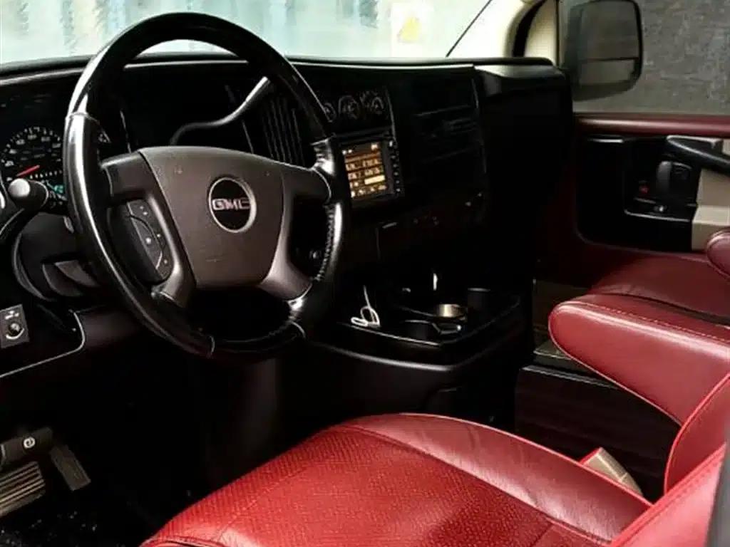 2013 SAVANA 5.3L 1500 Sport Edition — миниатюра 3