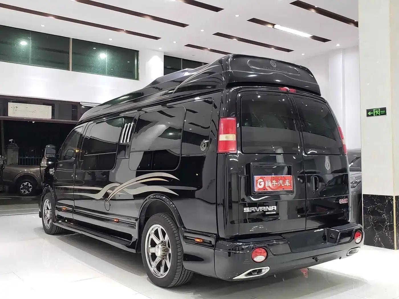2014 SAVANA 6.0L Long Wheelbase Leader Edition — миниатюра 11