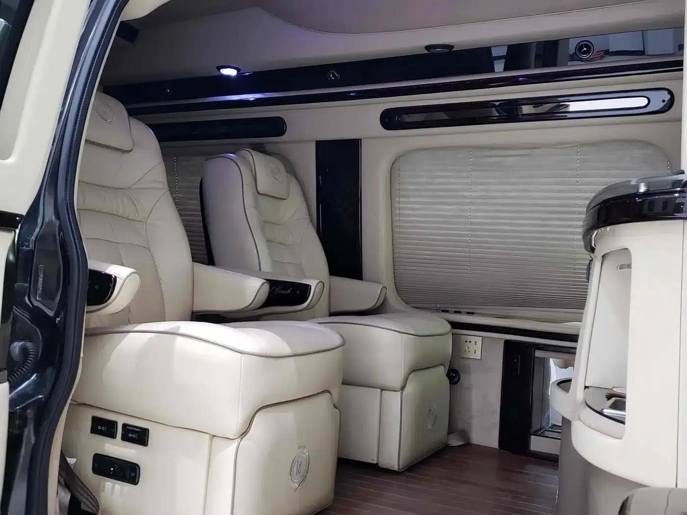 2014 SAVANA 6.0L Long Wheelbase Leader Edition — миниатюра 22